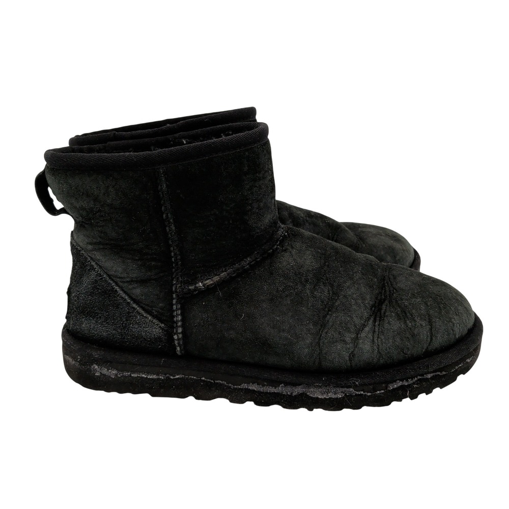 UGG Classic Mini II Black Suede Sheepskin Boots 1016222 Womens Size 9